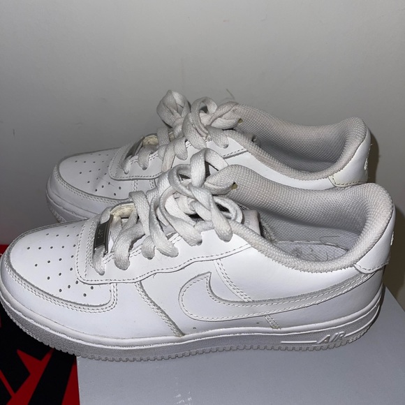 Used Air Force ones good condition - Picture 7 of 7